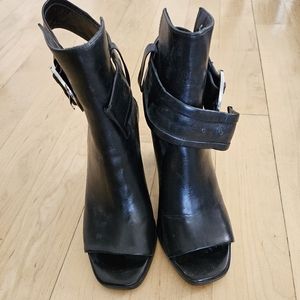 Tiger of Sweden booties/Heels black size 7
